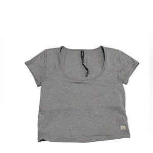 Vuori Women's Scoop Neck Crop Top